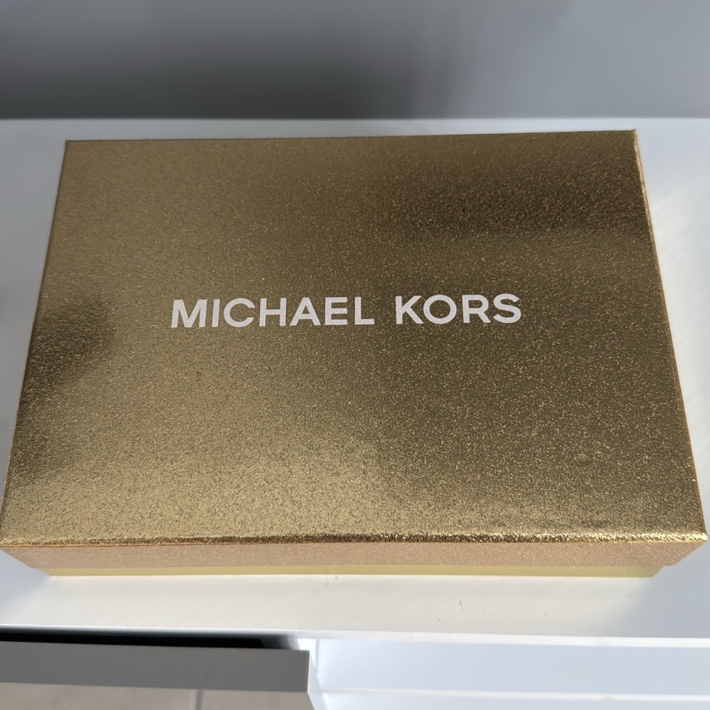 New! Michael Kors Adjustable Belt Bag - Picture 8 of 8